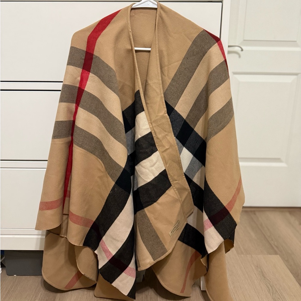 BURBERRY CHARLOTTE REVERSIBLE WOOL CHECK CAPE.